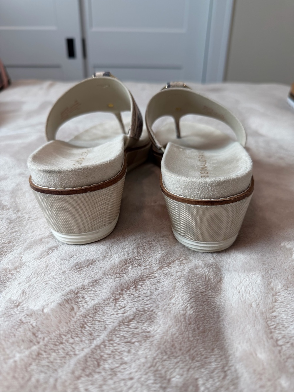 Cole Haan Original Grand Gold-Tone Hardware on Neutral Snake-Print Strap size 7 - Picture 5 of 6